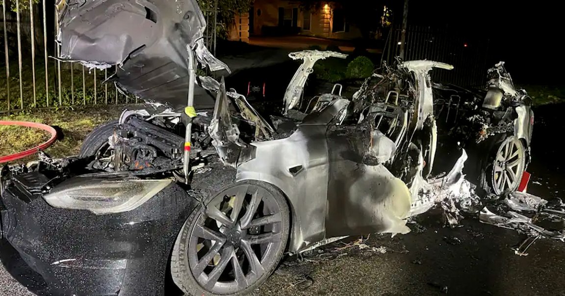 The first Tesla Model S Plaid vehicles has gone up in flames — shortly after trapping its owner inside thanks to the car's electronic doors not opening.