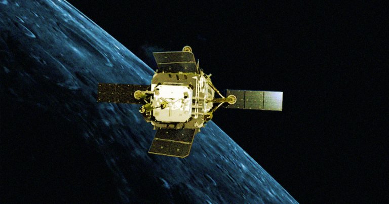 China's Chang'e-5 orbiter, the spacecraft that helped ferry Moon rocks back to Earth last year before heading to deep space, just started a return journey.