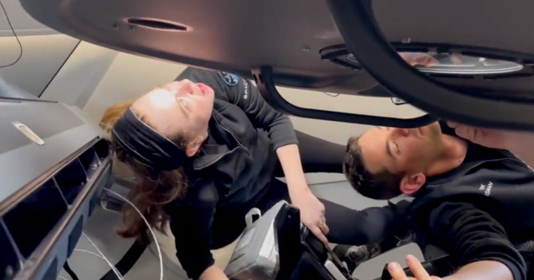 SpaceX tourist Sian Proctor shared a video of a truly precious moment: the first time the crew got to open the hatch to the Crew Dragon's glass dome.