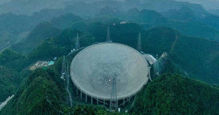 A new radio telescope in China might be able to detect a massive swarm of self-replicating alien robots before it attacks Earth. 