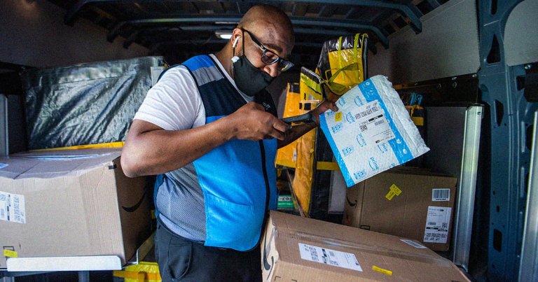 A text exchange between an Amazon driver and her managershowcase some of the chaos and gross negligence by the company during the weekend’s disaster.