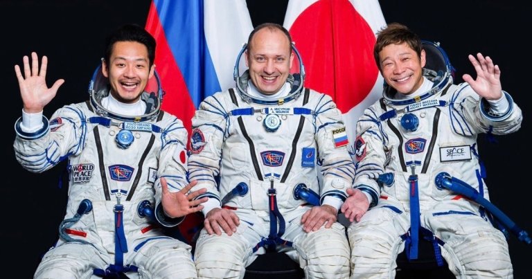 From right to left: Zozotown billionaire Yusaku Maezawa (R), Russian cosmonaut Alexander Misurkin (C), and Maezawa's assistant Yozo Hirano (L).
