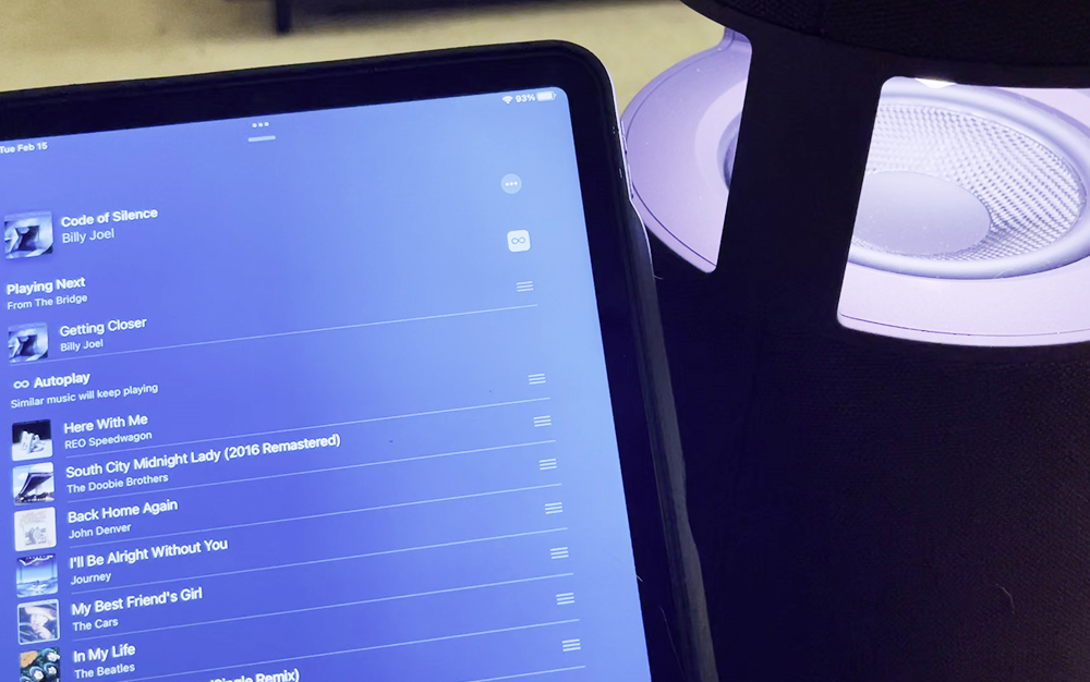 LG XBOOM 360 connects via Bluetooth to many smart devices to tap into your favorite playlist.