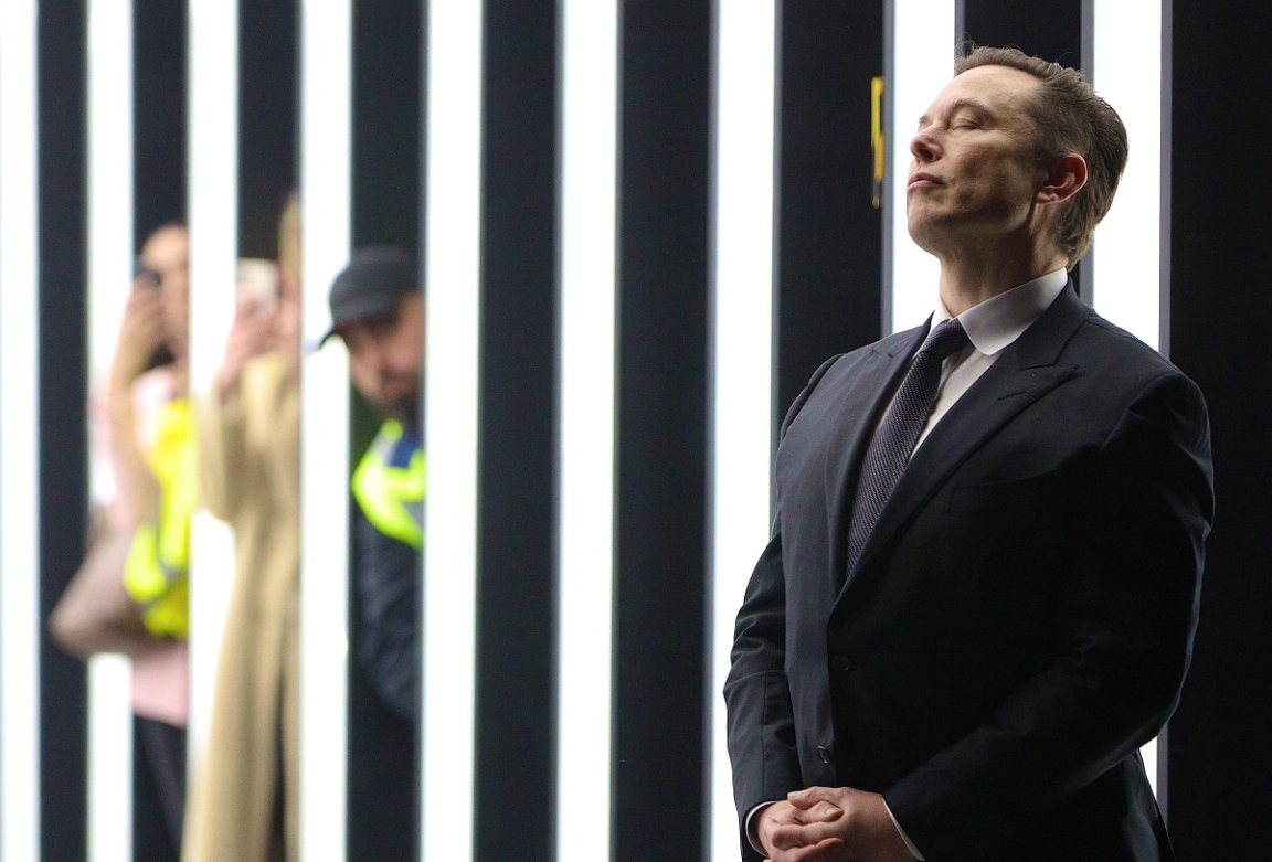 Elon Musk is griping that Twitter's algorithm isn't fair, and that there should be more transparency around how it works.