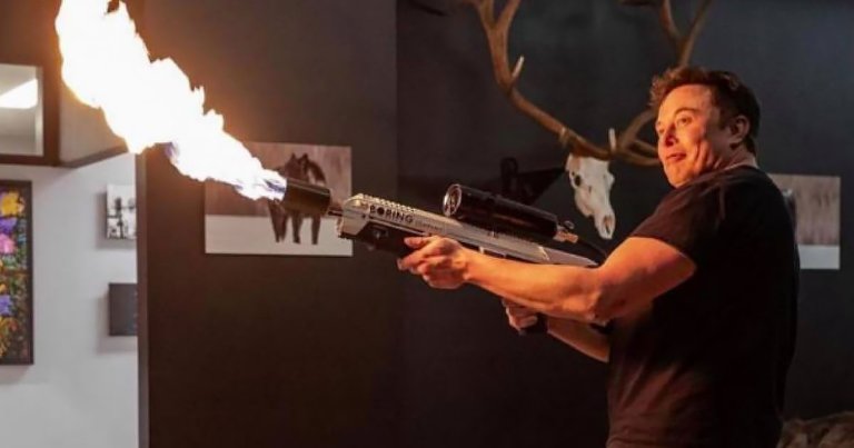 After challenging Russian Vladimir Putin to a fight, SpaceX CEO Elon Musk went even further and seemed to threaten him with a flamethrower.