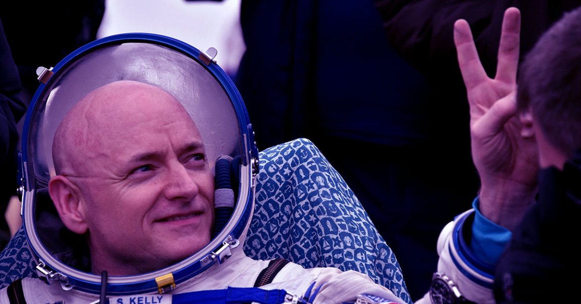 A former NASA astronaut continues to feud with the Russia space agency head — and this time, he’s choosing to side with the Ukrainian president.