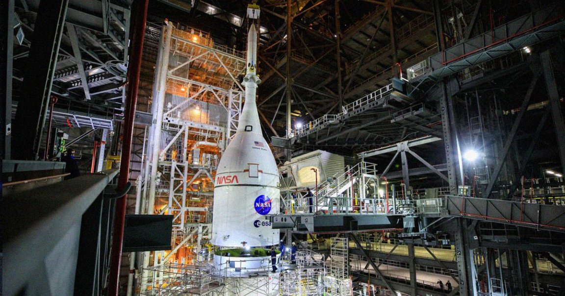 NASA's plans to return astronauts to the Moon are turning out to be an absolute disaster, according to today's status update.