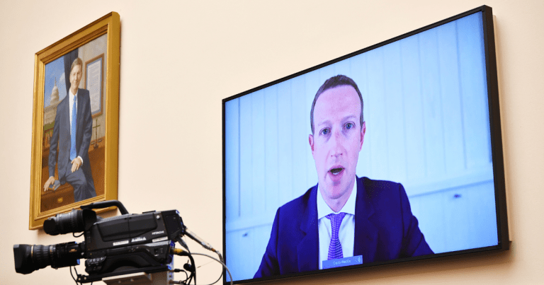A new report states Mark Zuckerberg is obsessed with devloping Facebook's metaverse products and contents and is sowing internal chaos.