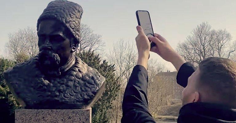 Ukrainians are using state-of-the-art 3D modeling technologies on their smartphones to preserve cultural heritage sites — before being destroyed by Russia.