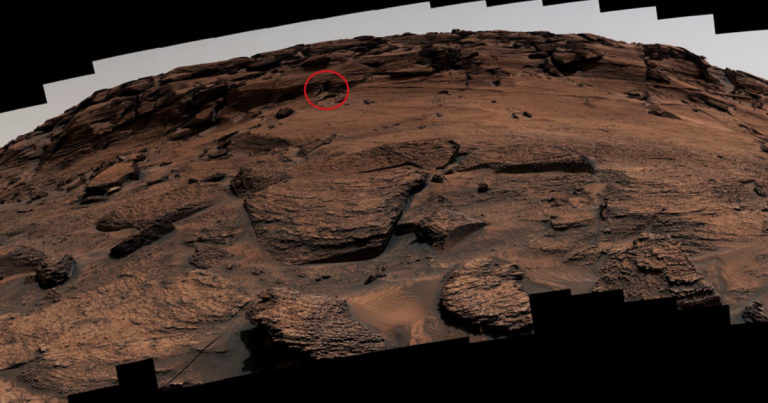 That "door" on Mars is a rock formation on Mount Sharp and it's hilariously small. A new panorama taken by the Curiosity rover shows more detail.