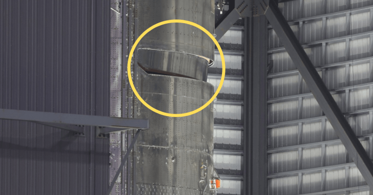 The SpaceX Starship 24 might have a problem with its payload door, according to photos on Twitter. Elon Musk is sending more Starlink satellites to orbit.
