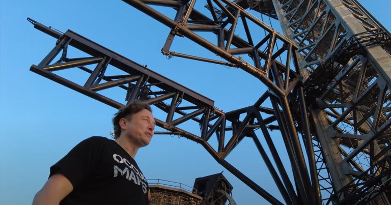 In a new video by YouTuber Tim "Everyday Astronaut" Dodd, SpaceX CEO Elon Musk can be seen ascending to the top of the space company's "Mechazilla" tower.