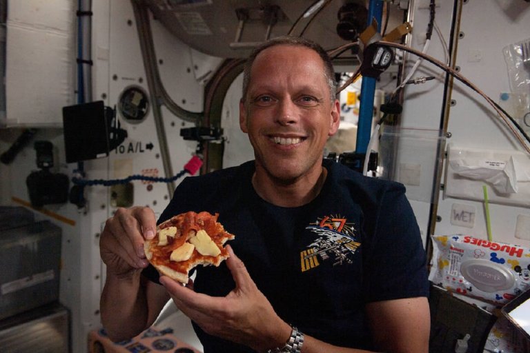 We know space food is gross, but these pizzas eaten aboard the International Space Station really take the cake — or rather, the pie.