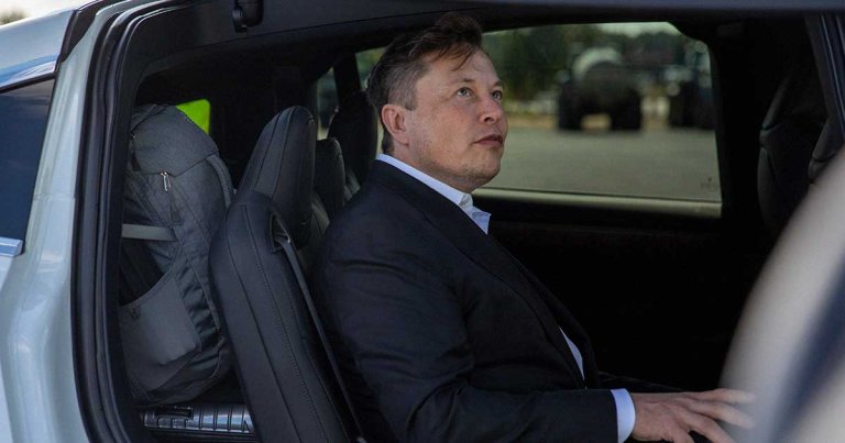 We can only hazard at a guess as to why Musk has decided to stay away from the very social media platform he's actively trying to buy.
