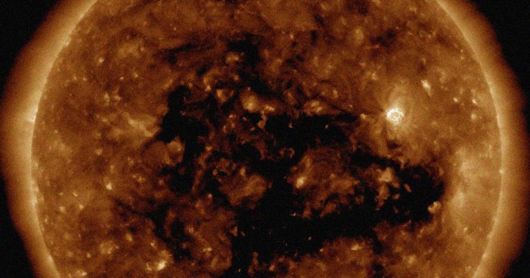 Earth About to Be Blasted By a Storm Ejected From the Sun’s “Southern Hole”