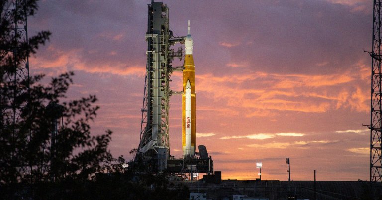 Almost immediately after the Kennedy Space Center Visitor Complex made Artemis 1 Moon misson launch tickets available to the public, the website crashed.