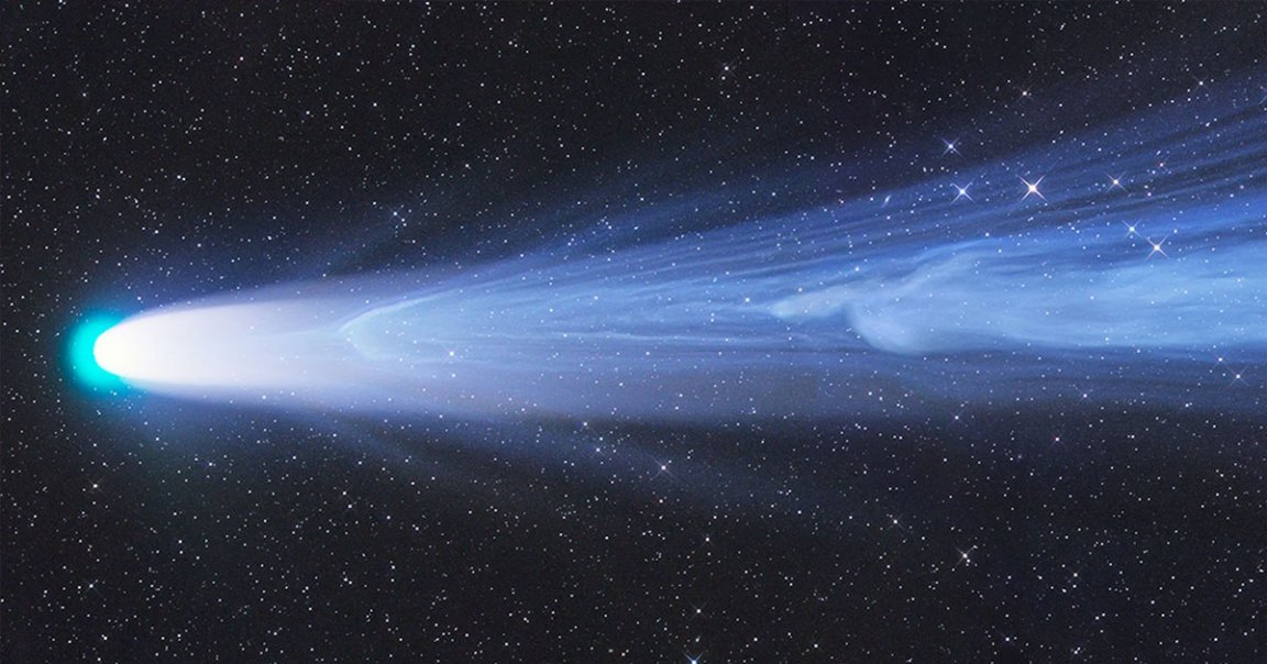 Austrian astrophotographer Gerald Rhemann has really outdid himself with an absolutely stunning picture of comet Leonard, including its dazzling tail.