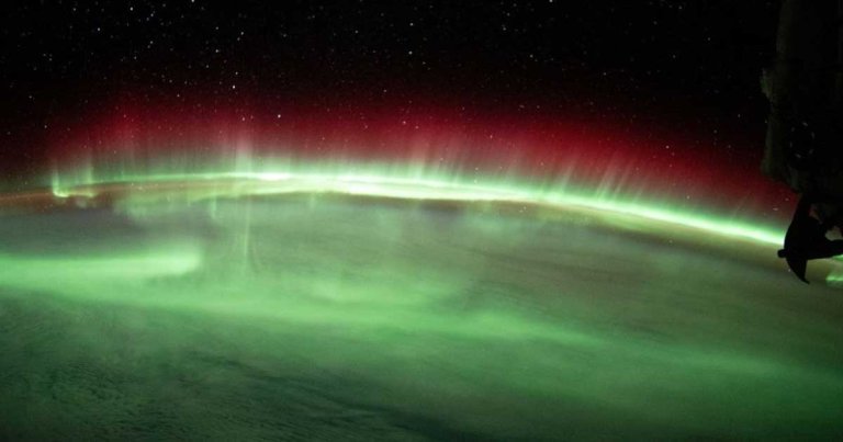 NASA has shared an absolutely gorgeous time lapse filmed from on board the International Space Station showing off a stunning aurora.