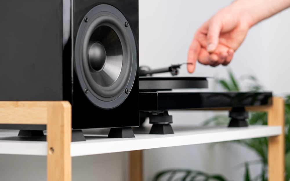 testing speakers from vibrating