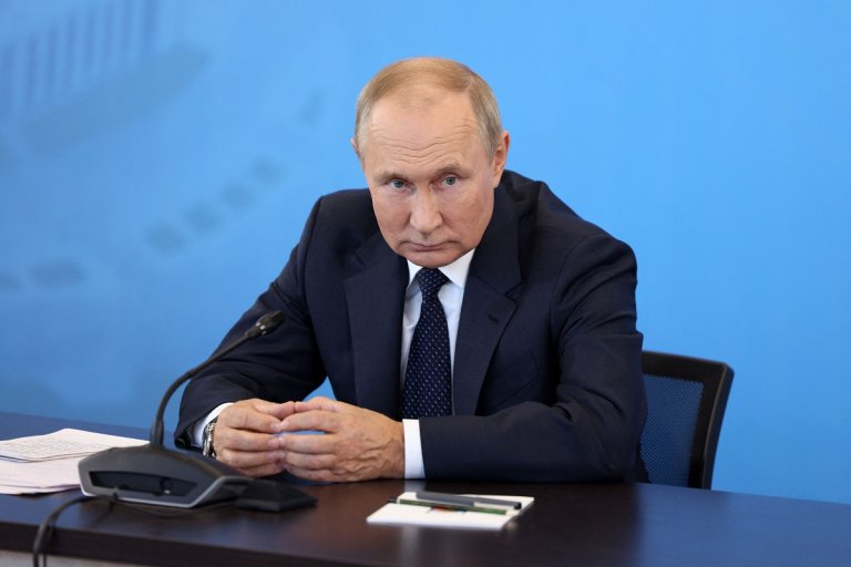 After reports emerged that Elon Musk had allegedly been in contact with Russian president Vladimir Putin, the SpaceX and Tesla CEO smacked the claims down.
