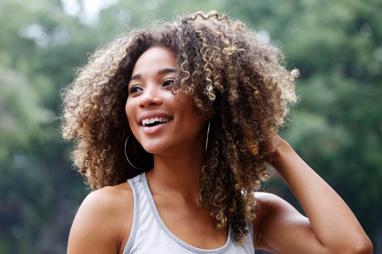 Single life can be amazing — and scientists may have just discovered exactly why that is. Spoiler alert? It has a lot to do with you-time.