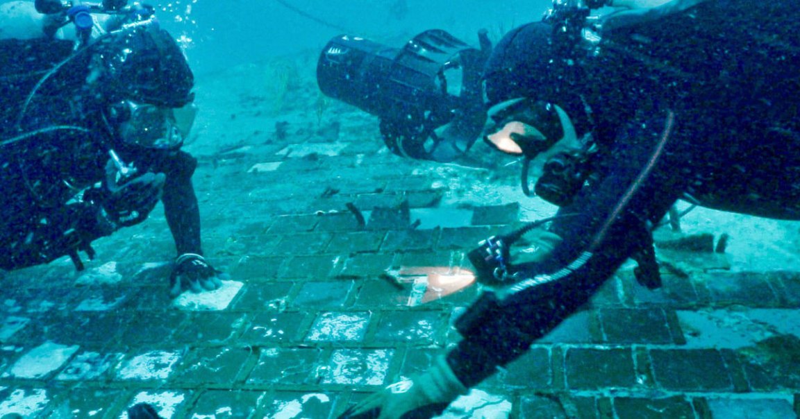 Divers, who were looking for a WW2 aircraft wreckage off the Florida Space Coast discovered the heat shield remains of NASA's space shuttle Challenger.