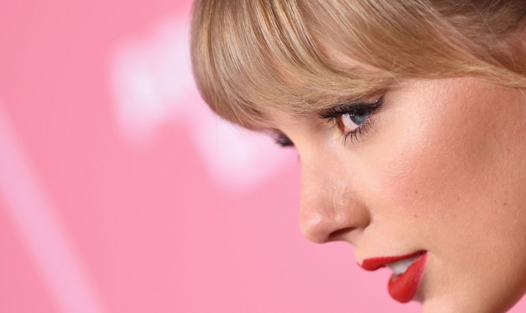 The notorious ticket selling service Ticketmaster botched the pre-sale of tickets for Taylor Swift's upcoming tour. Now, everyone's calling for its head.