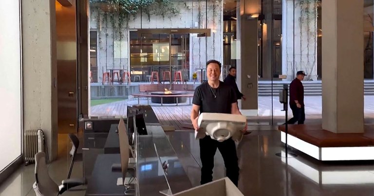After obliterating Twitter's workforce, the company's new CEO Elon Musk is desperately trying to piece together a workforce to keep the lights on.