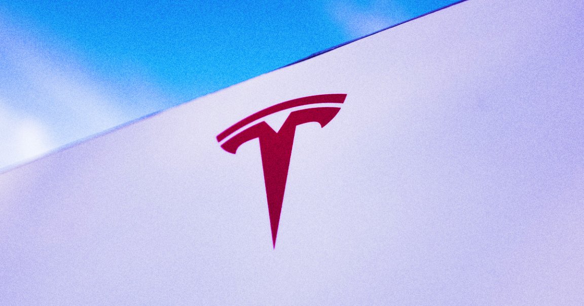 A lawsuit filed against Tesla alleges it misled consumers by claiming its cars are self-driving, to which Tesla's lawyers retort: well, it's not fraud.
