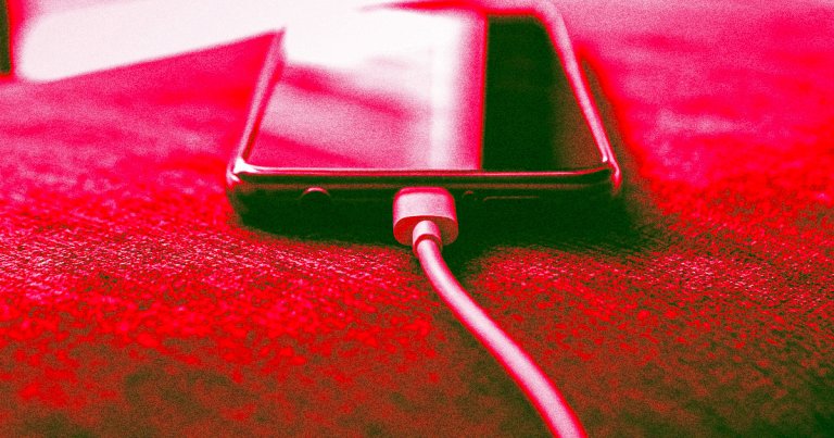 People have suspected for years that Facebook Messenger was draining their batteries — and a new lawsuit just might prove it.