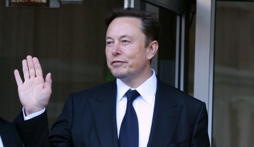 Leaked Messages Show Elon Musk Using Twitter to Punish His Enemies