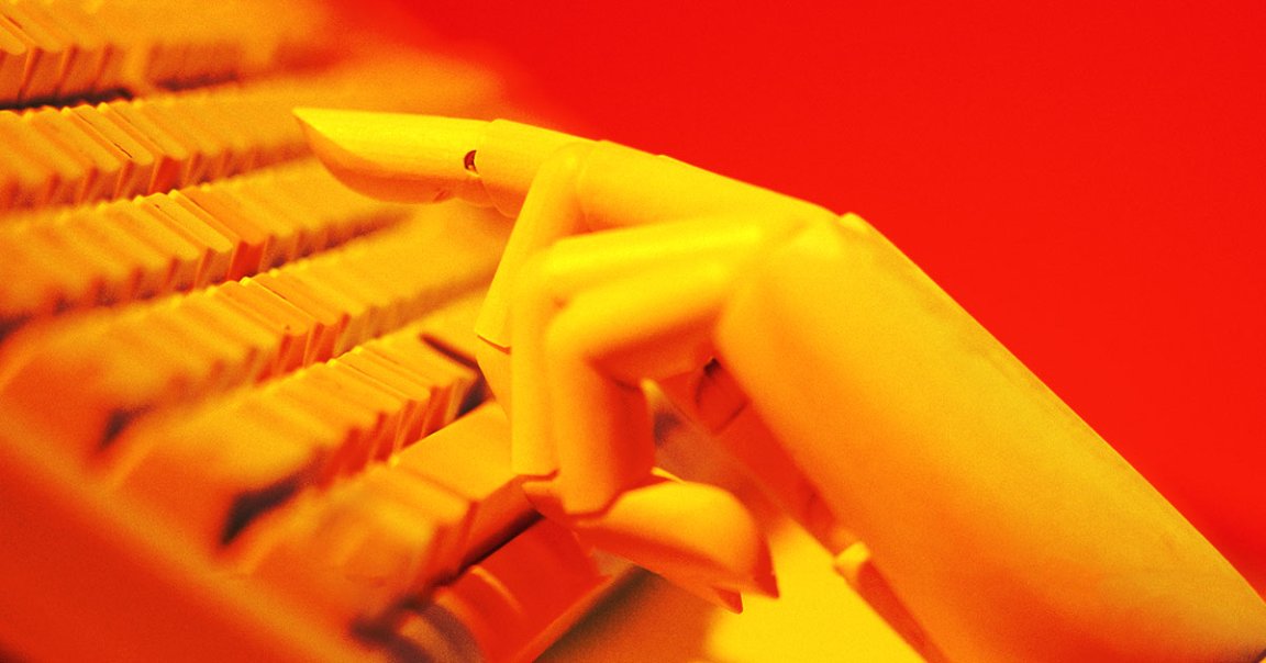 Writers and journalists across the industry weigh in on the upsetting news that CNET has been using an AI to write its financial explainers.