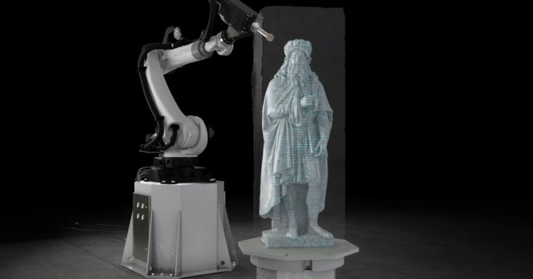 Italian robotics startup Robotor has crafted a machine that is just as good at creating marble masterpieces out of Carrara marble than human artists.
