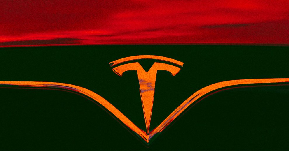 Tesla Driver Killed When Car Plows Into Parked Firetruck