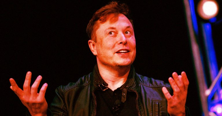 Twitter CEO Elon Musk just got absolutely roasted on Twitter — something that completely flew over his head.