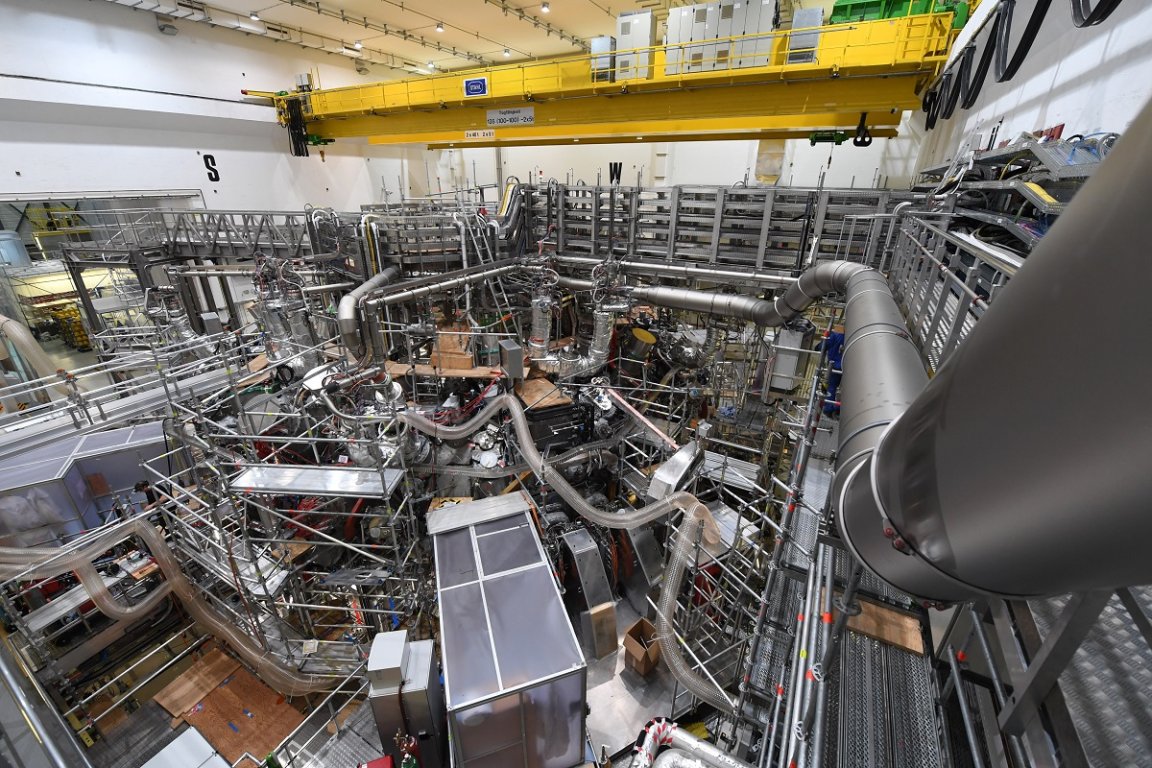 German startup Proxima Fusion recently grabbed millions to build a reactor that looks like a twisty French cruller doughnut.