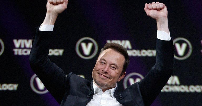 According to comments from UFC president Dana White, it looks like an Elon Musk vs. Mark Zuckerberg cage fight might actually be happening.