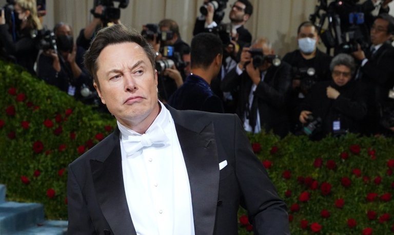 There's another big problem with Elon Musk's Twitter rebrand: Microsoft owns the trademark to the title "X." In a word: lol.