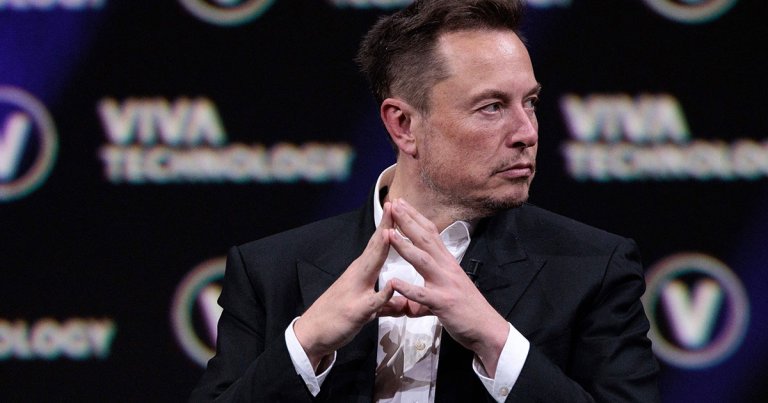 Twitter CEO Elon Musk said that he warned Chinese leaders that an AI-led "digital superintelligence" could take over the entire country.