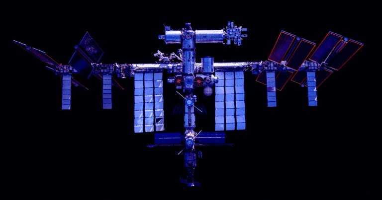A power outage struck Mission Control at NASA's Johnson Space Center, temporarily cutting off comss with the International Space Station.