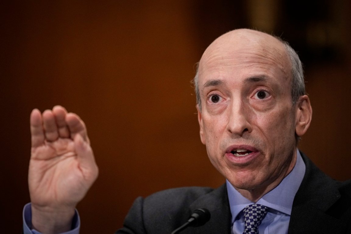 The financial industry's increasing reliance on AI will most likely trigger the next financial crisis, according to the SEC chairman.