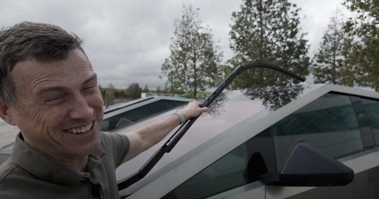 The massive windshield wiper blade on Tesla's Cybertruck might be made out of a single floppy, rubber-like material. 