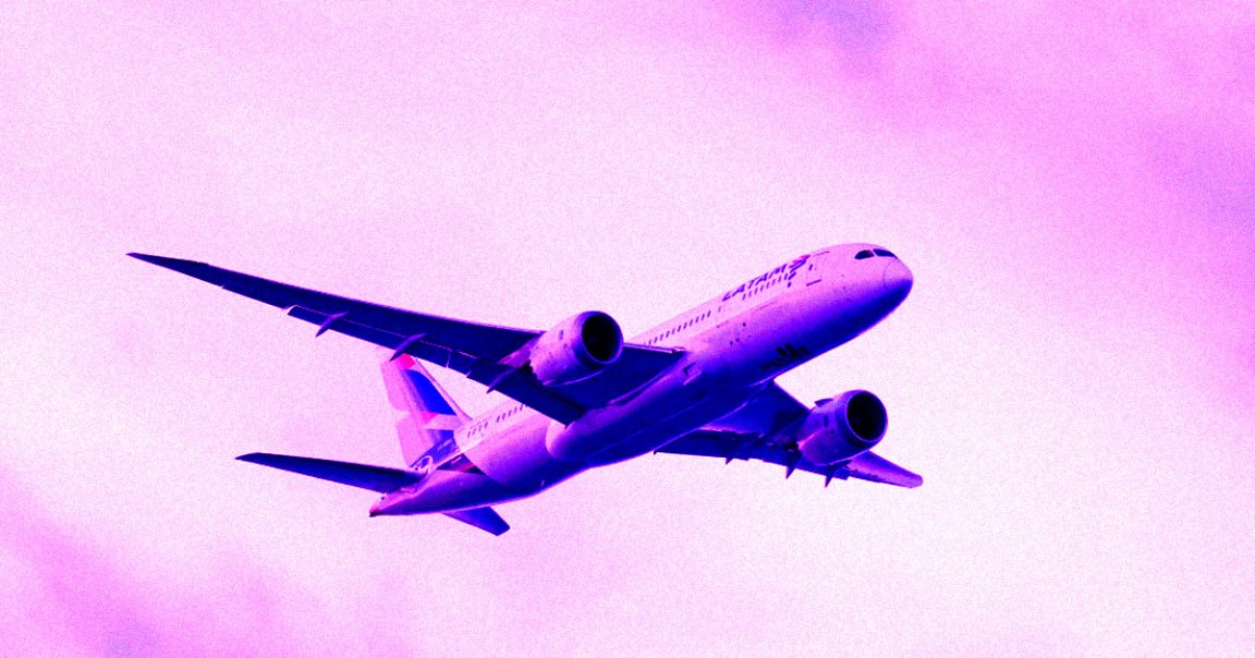 A Boeing 787-9 Dreamliner "nosedived" while traveling from Sydney to Auckland, New Zealand, resulting in at least 50 injuries.