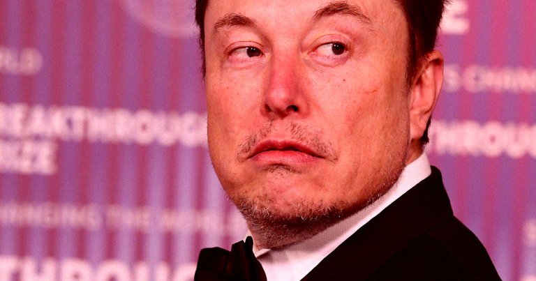 While Pushing to Give Himself a Massive Bonus, Elon Musk Apologizes for Stiffing Laid-Off Employees