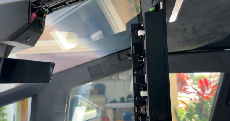 Former Tesla Engineer Alarmed as Large Piece Falls Off Cybertruck