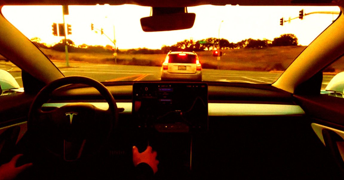 According to credit card data obtained by market research firm YipitData, Tesla's Full Self-Driving software is struggling to catch on.