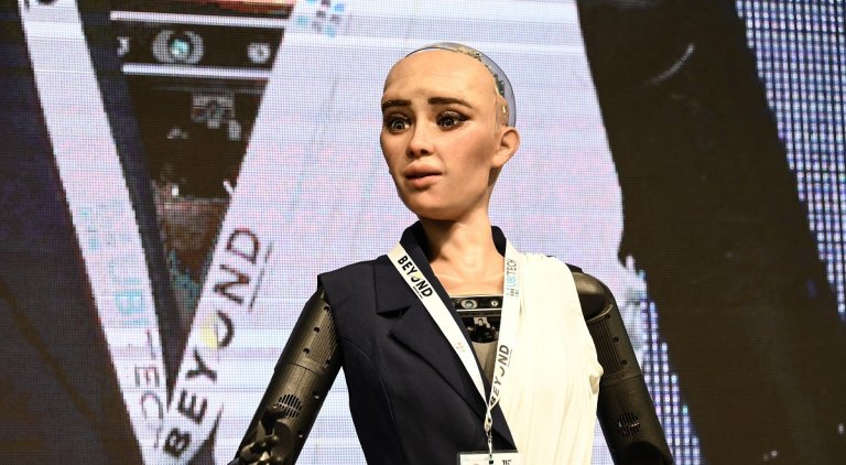 The robot, named Sophia, gave painfully generic answers and even plugged the AI industry. Many students felt "disrespected" by the decision.