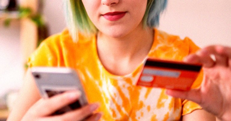 Crowdstrike, the cybersecurity firm behind last week's epic global computer meltdown, is offering its partners $10 Uber Eats gift cards.