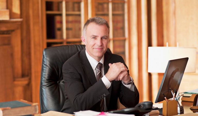 A South Carolina man accused of using his father's name to pose as a real lawyer allegedly used AI to write legal documents.