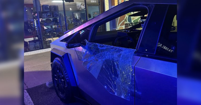 A clever car burglar broke into a vacant Cybertruck by popping one of the windows ajar and then peeling it wide open.